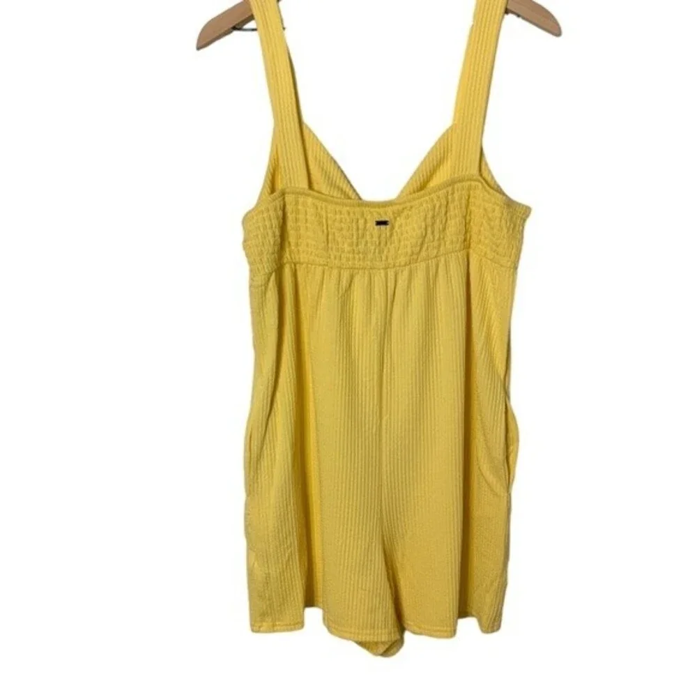 NWT ONEILL THEA KNIT ROMPER IN YELLOW . SIZE LARGE